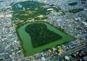 大阪府堺市にある仁徳天皇陵古墳。堺市は団体旅行・社員旅行でも人気のエリアです。