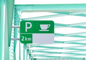 貸切バスを利用した団体旅行で大阪への行き来の際、トイレ休憩が必要になってきます。SA・PAでの休憩をうまく取り入れることはポイントです。