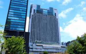 スイスホテル南海大阪は、駅直結でアクセスが便利です。貸切バスの団体旅行・社員旅行の宿泊の他、ランチ利用もできます。