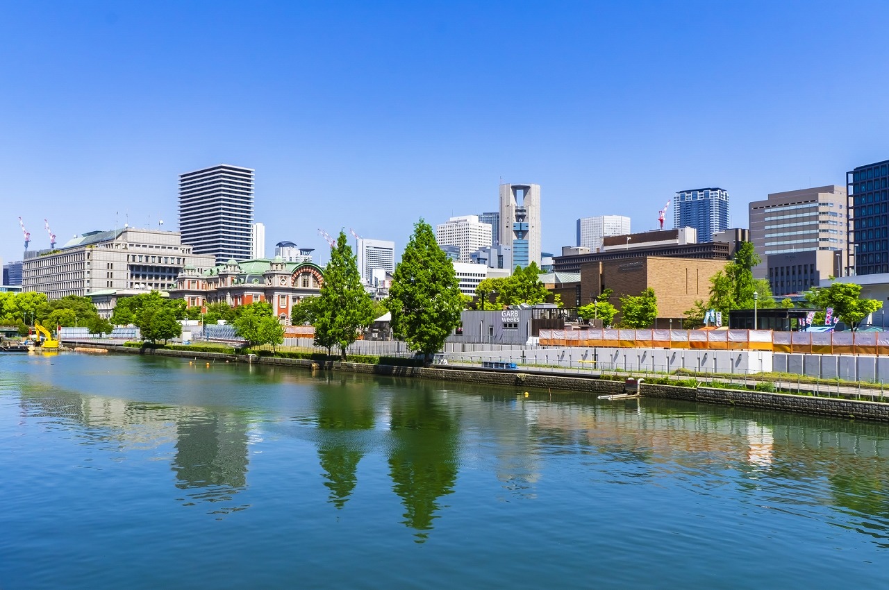 貸切バスで巡る大阪！リーガロイヤルホテル・中之島美術館・中之島バラ園を満喫！社員旅行・団体旅行モデルコース