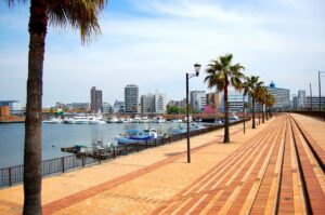 大阪府の堺旧港にはドーセット バイ アゴーラ 大阪堺などをはじめホテルが並んでいます。団体旅行でも堺や大阪府南部への観光に便利です。