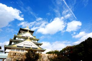 大阪市のランドマーク、大阪城。初めて大阪を訪ねる団体旅行・社員旅行におすすめです。