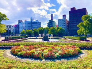 長居公園は、大阪ミナミでにあり、スタジアムの他、大阪市立植物園、大阪市立自然史博物館があります。団体旅行で散策もおすすめです。
