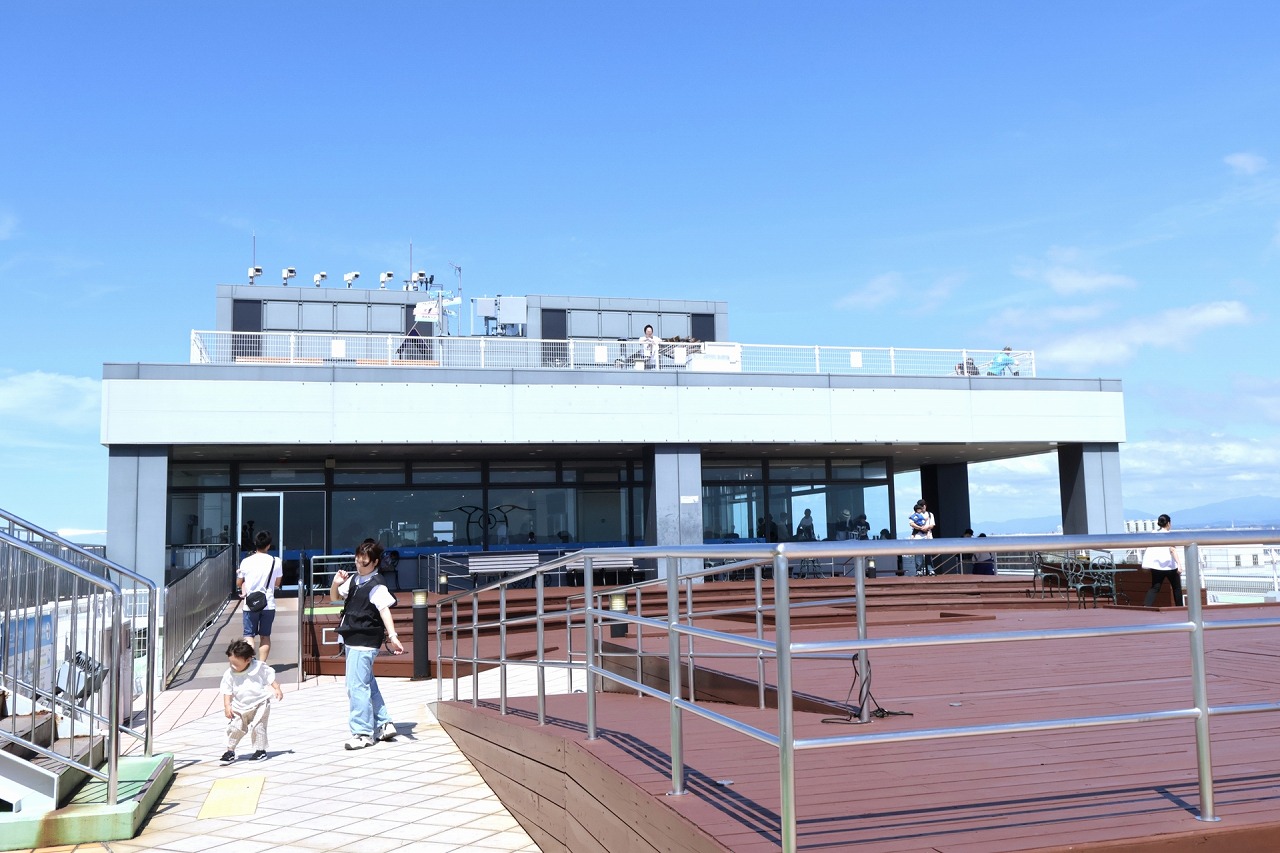 貸切バスで巡る大阪！関空展望ホール・ワシントンホテルランチ・月化粧ファクトリーを満喫！社員旅行・団体旅行モデルコース