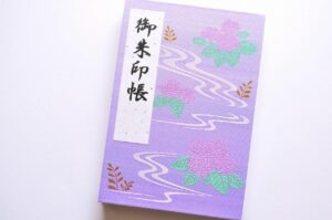 団体旅行で神社・お寺を巡る際、御朱印を希望される方がいる場合、少し長めに時間をとっておくとよいですね。