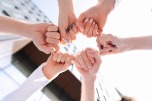 社員旅行では親睦のほか、チームワーク強化、チームビルディング強化を目的として内容を組み込む要望があったりします。